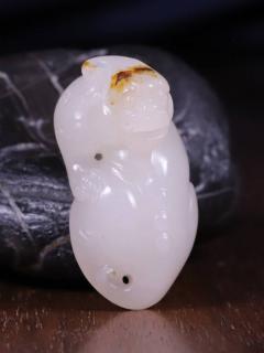 和田玉籽料貔貅吊坠真的越戴越润吗?