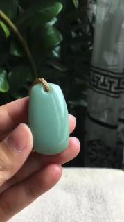 粉青和田玉:冰底荧光,猫眼魅力