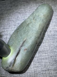 新疆和田玉龙河双色皮沙枣青 重623克,天然原石,有棉有裂属于正常,介